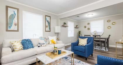 Beautiful Home Mins to Downtown CLT & Happenings