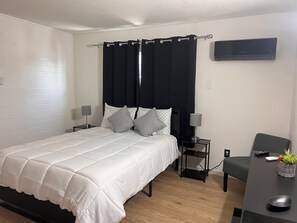 3 bedrooms, desk, iron/ironing board, free WiFi