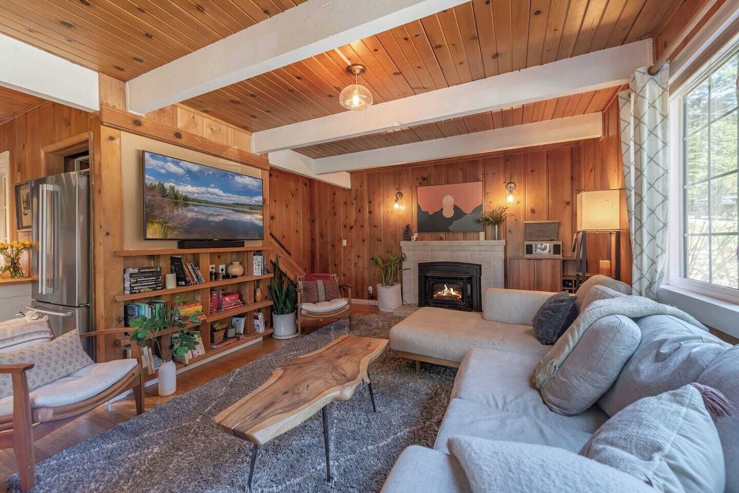 Smart TV, fireplace, offices