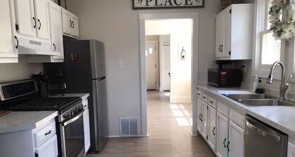 Pet friendly remodeled bungalow home just two blocks from Washington Park.