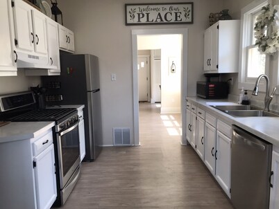 Pet friendly remodeled bungalow home just two blocks from Washington Park.