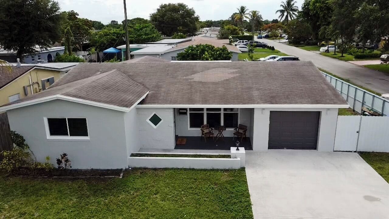 5 minutes to Sunlife stadium!!! Near beaches, completely remodeled.