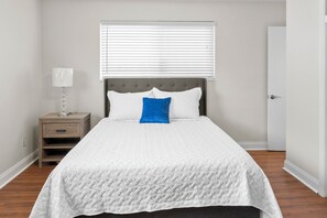 3 bedrooms, desk, iron/ironing board, free WiFi