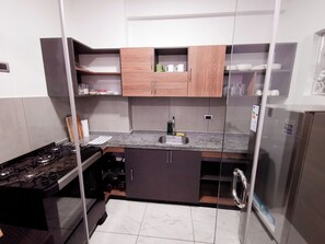 Kühlschrank, Ofen, Herdplatte