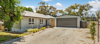 Clouston Cottage: Pet Friendly 3 BR & Pool