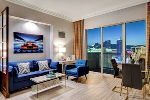 Egyptian cotton sheets, premium bedding, down comforters, pillowtop beds - Lucky Gem Penthouse Suites at MGM Signature (Las Vegas)