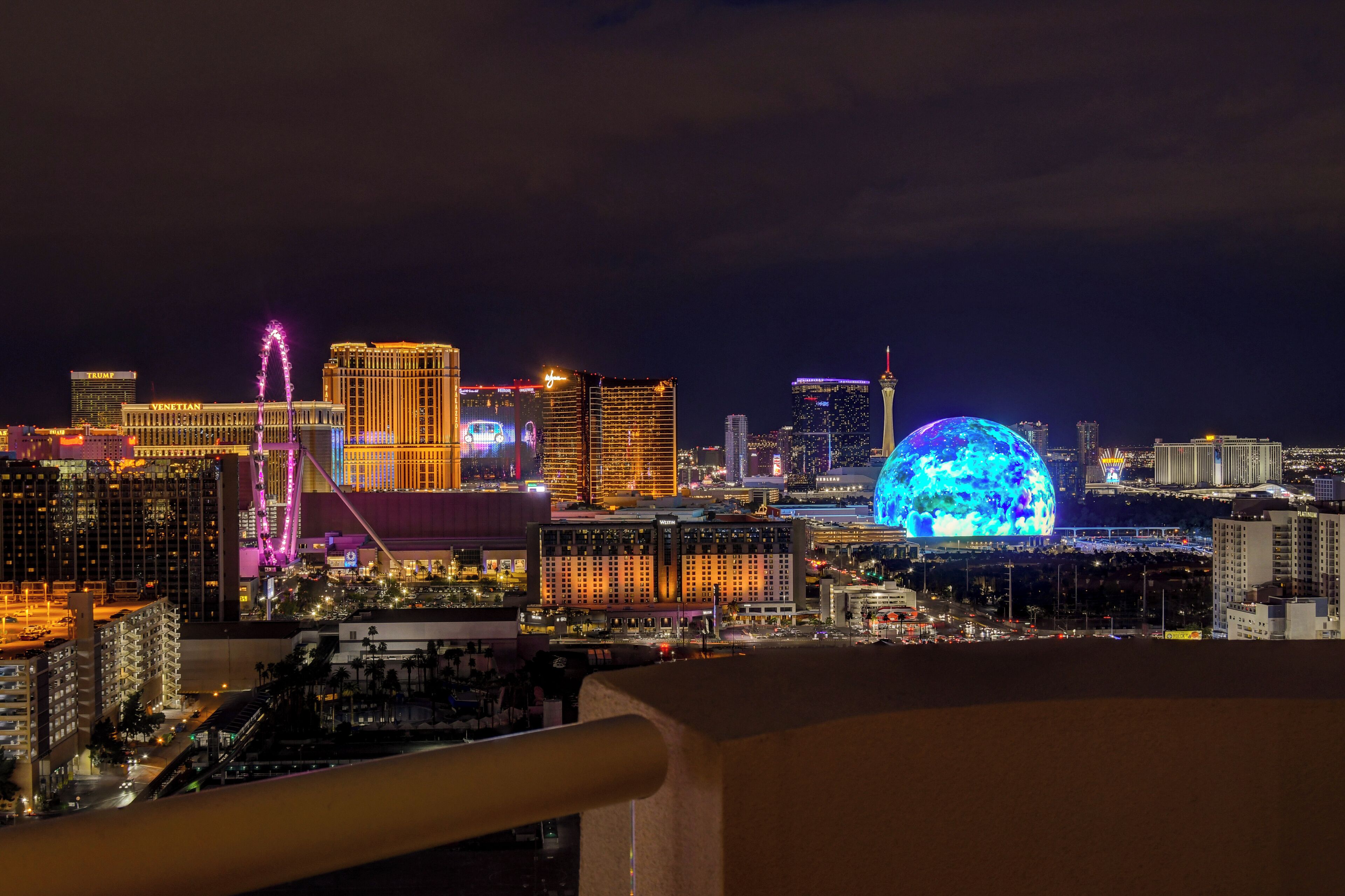 Panoramic Studio Suite, 1 King Bed with Sofa bed, City View | Egyptian cotton sheets, premium bedding, down comforters, pillowtop beds