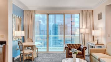 Suíte estúdio panorâmica, 1 cama King e sofá-cama, vista para a cidade | Roupas de cama de algodão egípcio, roupas de cama premium