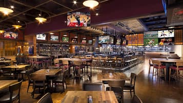 2 bars/lounges, poolside bar