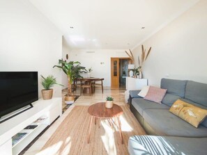 TV, stereoanlegg og kontorer