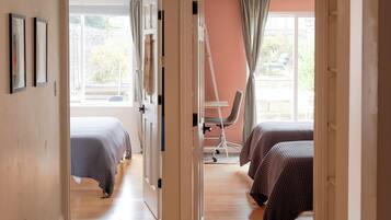 2 bedrooms, desk, iron/ironing board, travel cot
