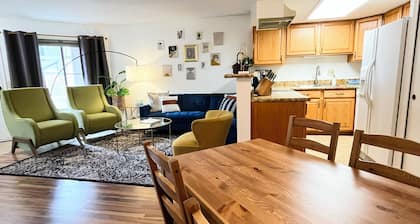 Quaint 2 Bedroom Condo 15min to Red Rocks Amphitheater