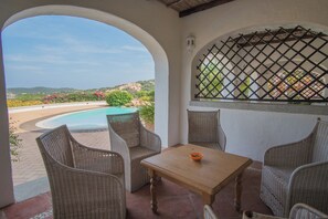 Terrace/patio - Beautiful Il Giardino degli Oleandri one bedroom Premium Apartment sleeps 4 (Liscia di Vacca)