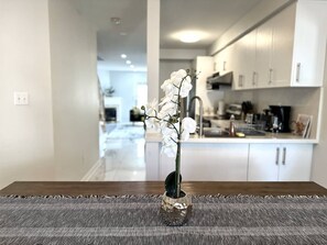 Fridge, microwave, oven, dishwasher - Charming Home in Prime Location with 2 Parking (Richmond Hill)