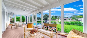 Darling Dogwood: Heated Pool, Waterfront!