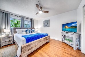 3 bedrooms, desk, iron/ironing board, travel cot