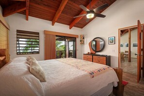 2 makuuhuonetta, työpöytä, silitysrauta/-lauta, Wi-Fi