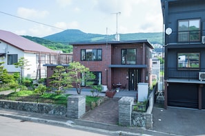 Front of property - THE VILLA  MOIWA (Sapporo)