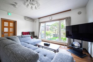 Living area - THE VILLA  MOIWA (Sapporo)