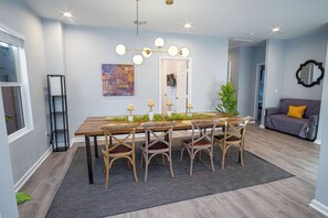 House (4 Bedrooms) | Dining room