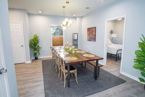 Casa (4 Bedrooms) | Sala de jantar