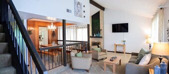 Near Hospital & Dining- Merry on Moorcroft