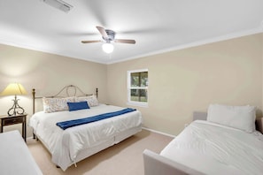 4 Schlafzimmer, Bügeleisen/Bügelbrett, WLAN, Bettwäsche