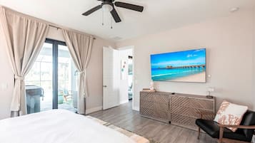 4 bedrooms, desk, iron/ironing board, travel crib