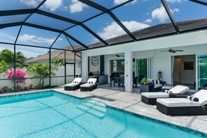 A heated pool - Chic 3BR Oasis by the Beach  Heated Pool (Naples)