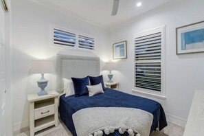 3 bedrooms, desk, iron/ironing board, travel crib - Chic 3BR Oasis by the Beach  Heated Pool (Naples)