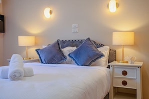 4 Schlafzimmer, Schreibtisch, Bügeleisen/Bügelbrett, kostenloses WLAN