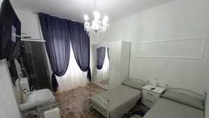 Superior Double or Twin Room - Il Castello Di Venere  (Rota d'Imagna)