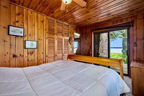 3 bedrooms, desk, iron/ironing board, free WiFi