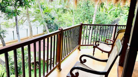 Deluxe Double or Twin Room | Balcony