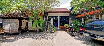 Super OYO 90672 ADHYA GUEST HOUSE LOMBOK
