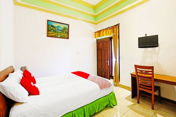 Deluxe Double Room | Desk, laptop workspace, free WiFi, bed sheets