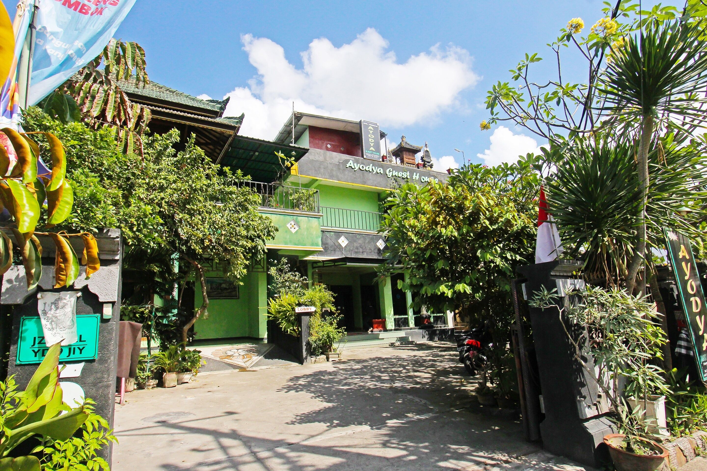 Mặt tiền nơi lưu trú