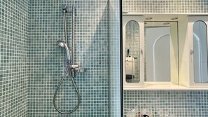 Shower, towels