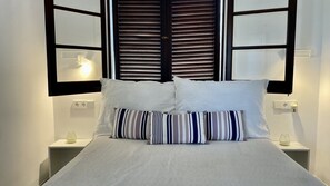 4 bedrooms, iron/ironing board, free WiFi, bed sheets