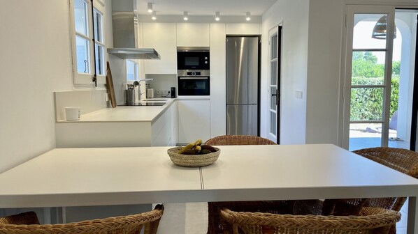 Fridge, microwave, oven, dishwasher