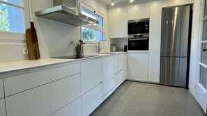 Fridge, microwave, oven, dishwasher - RACO DEL GOLF 24 (Pals)