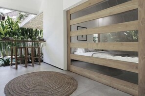 Flat-screen TV - Villa Q - Contemporary Pool House (Seminyak)