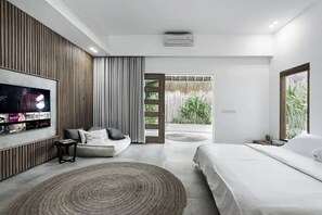 Luxury Villa | 1 bedroom, desk, bed sheets