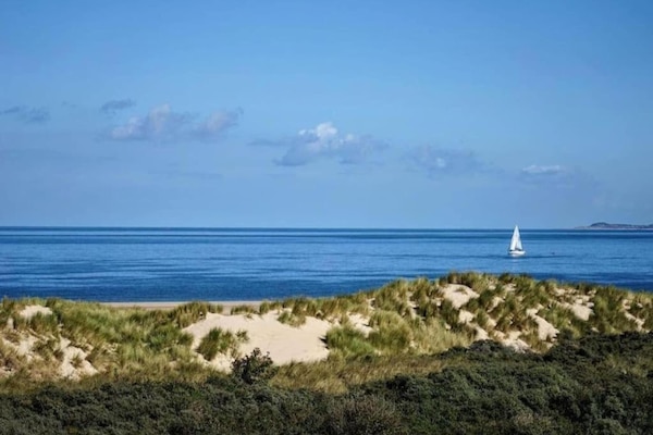 Una spiaggia nelle vicinanze