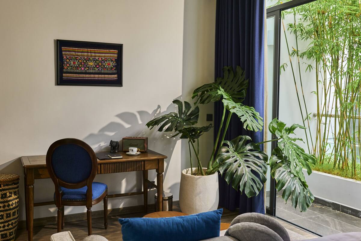 Minibar, individually decorated, individually furnished, desk