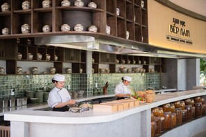 Restaurant - The Coffee City - Healing & Retreats (Buon Ma Thuot)