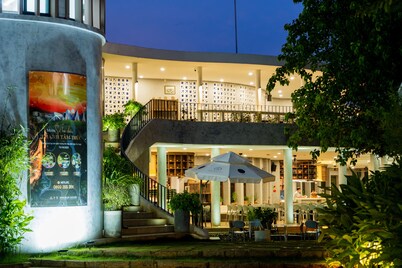 The Coffee City - Healing & Retreats