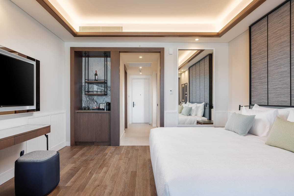 Deluxe Adult Swim-Up Room Sea Side (Adult Zone)