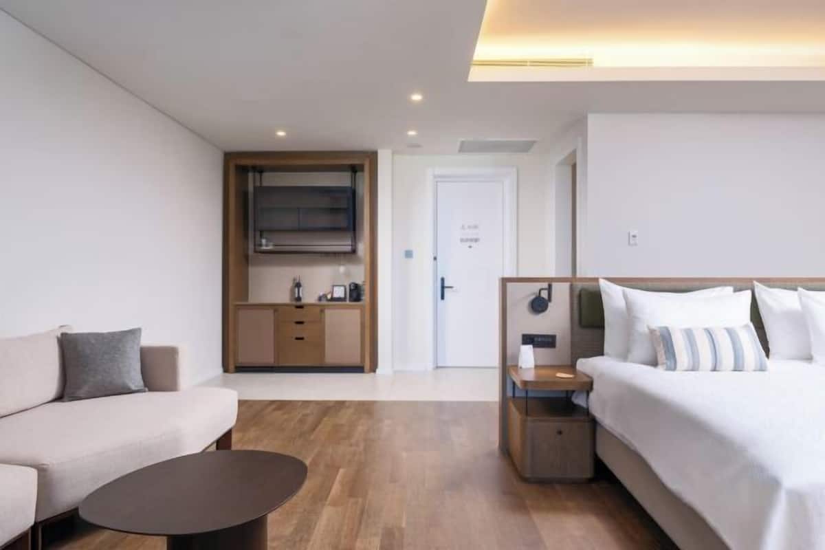 Hochwertige Bettwaren, kostenlose Minibar, Schreibtisch