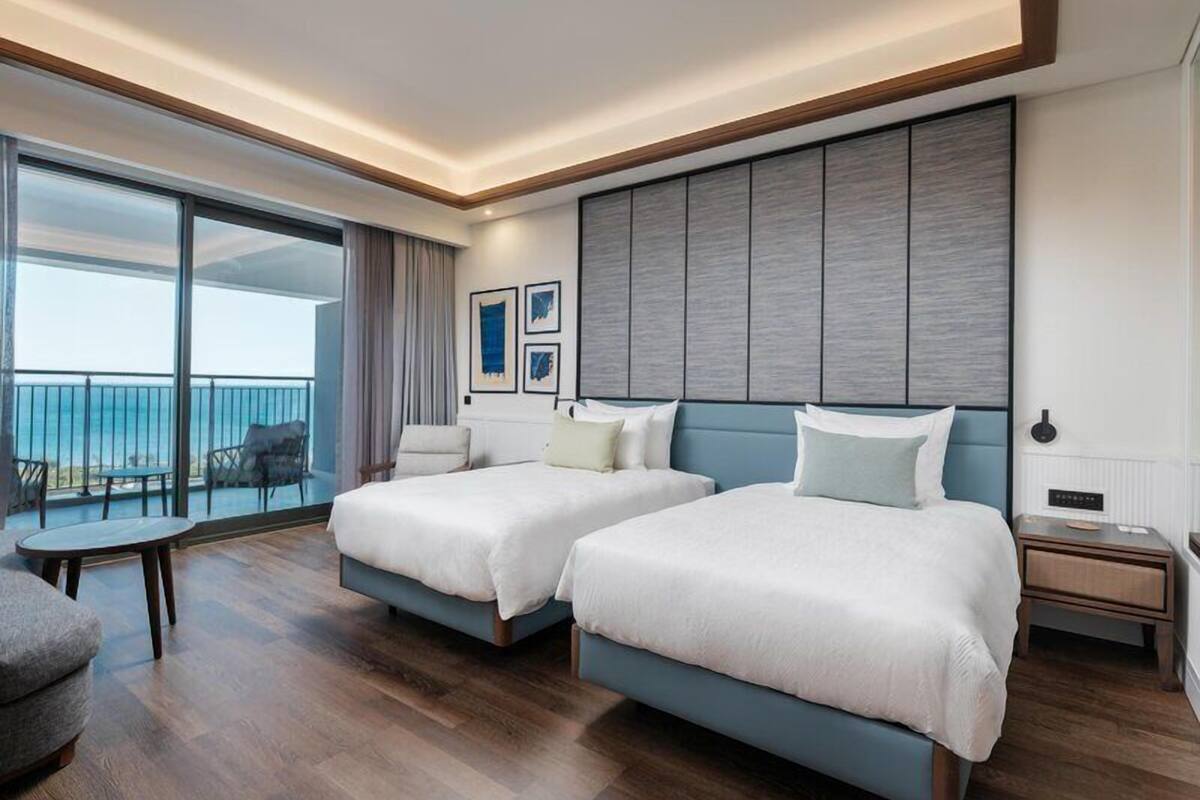 Deluxe Adult Room Sea View (Adult Zone) | Premium bedding, minibar (free items), desk, laptop workspace